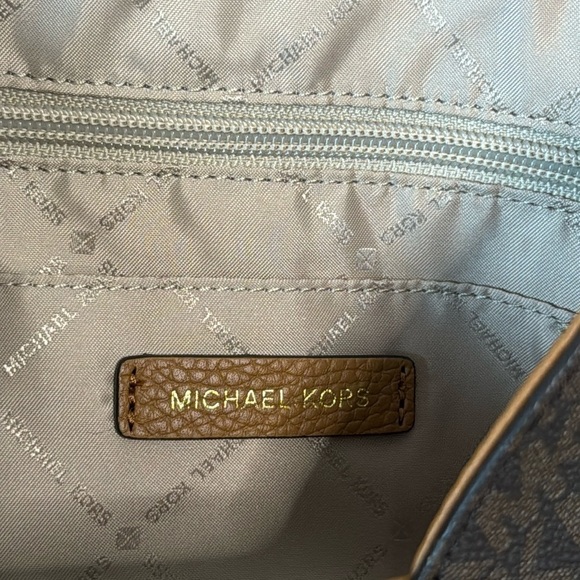 NWT Authentic Michael Kors Large Chain Shoulder Tote Jet Set - Picture 6 of 10